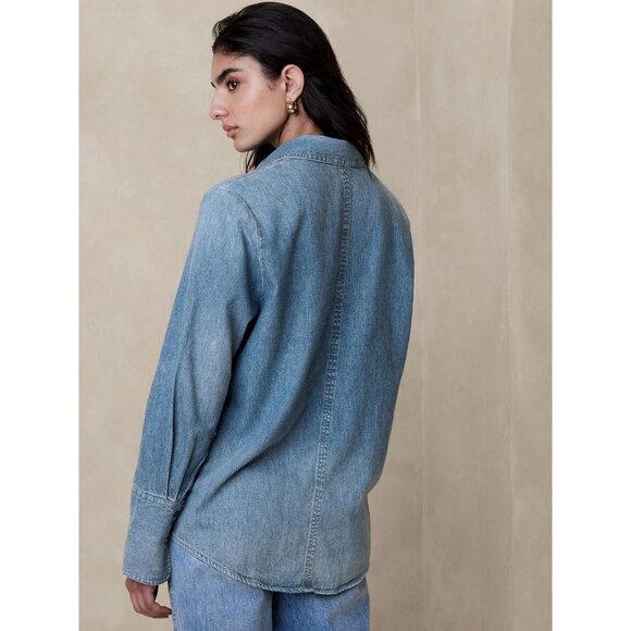 BANANA REPUBLIC Reigh Classic Denim Shirt Medium Blue Button Up Blouse, Size S - Picture 2 of 13